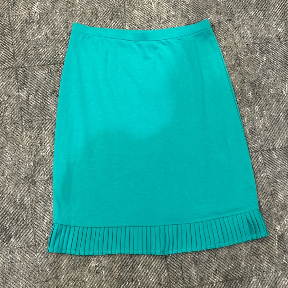 Green ruffle pencil skirt